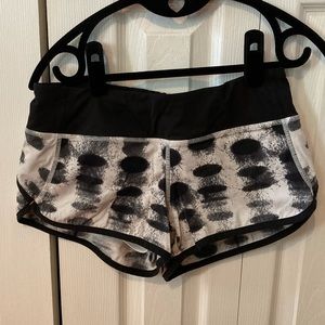 Lululemon size 4 speed shorts
